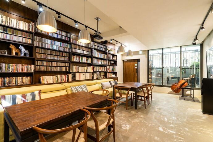 Imagen de los interiores del Hotel Chez Poky. Foto 34