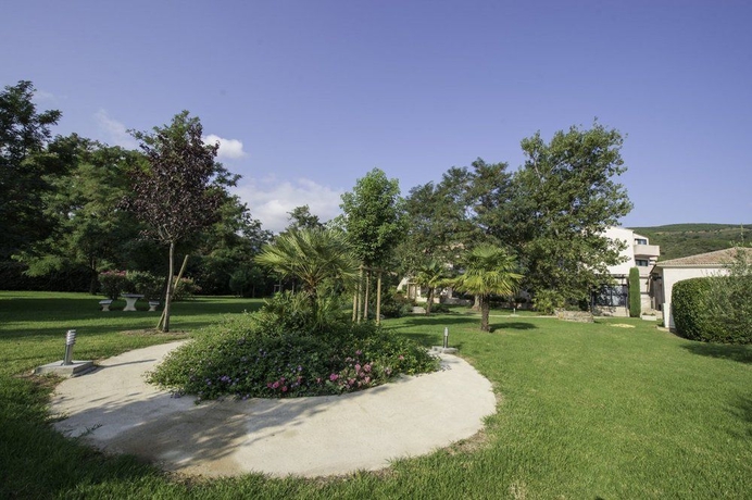 Imagen de los exteriores del Hotel Chez Walter. Foto 11