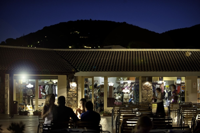 Imagen del bar/restaurante del Hotel Chia Laguna - Village. Foto 4