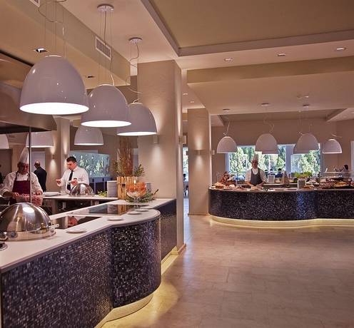 Imagen del bar/restaurante del Hotel Chia Laguna - Village. Foto 6