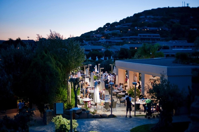 Imagen de los exteriores del Hotel Chia Laguna - Village. Foto 13