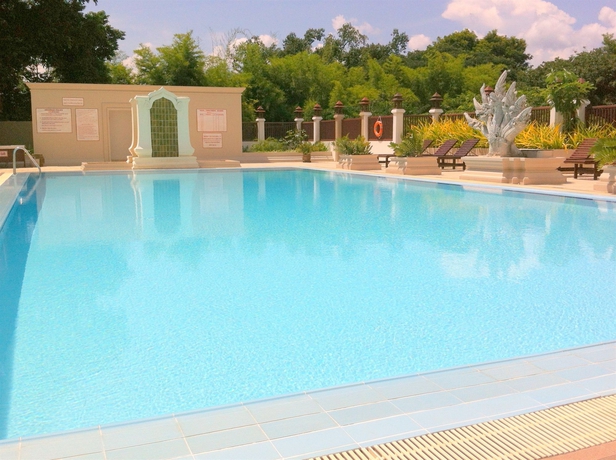 Imagen de la piscina del Hotel Chiang Mai Plaza. Foto 16