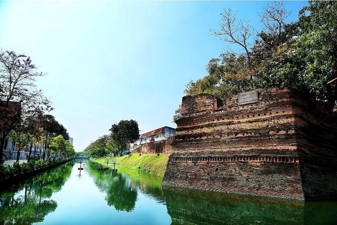 Imagen de los exteriores del Hotel Chiang Mai Residence. Foto 14