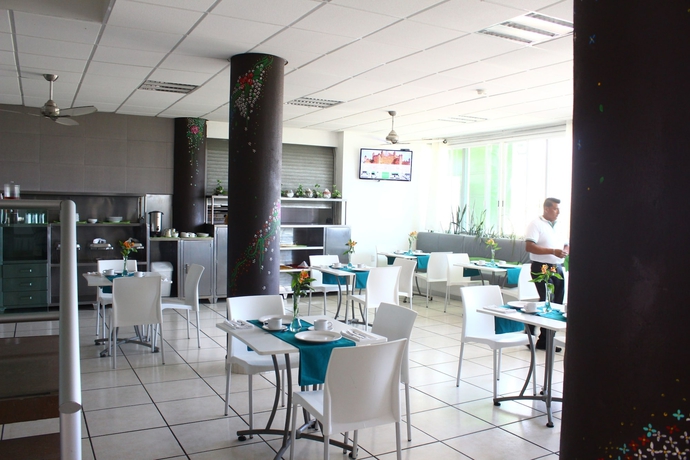Imagen del bar/restaurante del Hotel Chiapas Express. Foto 8