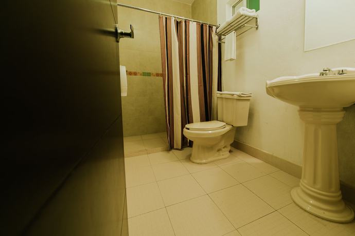 Imagen de la habitación del Hotel Chiapas Express San Fernando. Foto 7