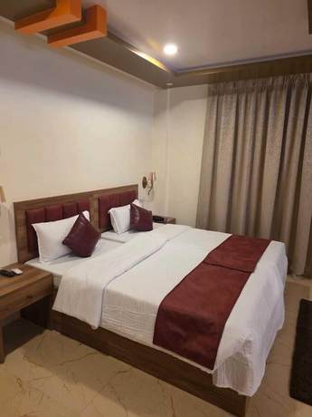 Imagen de la habitación del Hotel Chiara Enclave. Foto 11