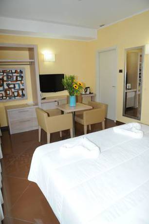 Imagen de la habitación del Hotel Chiaraluna. Foto 3