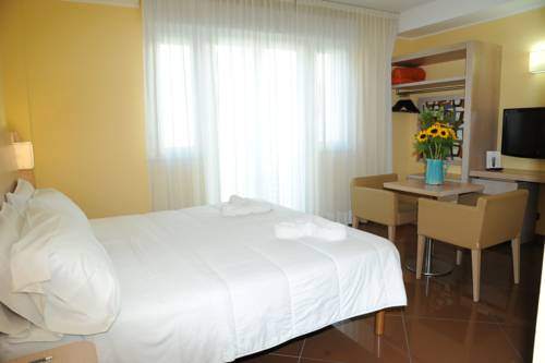 Imagen de la habitación del Hotel Chiaraluna. Foto 4