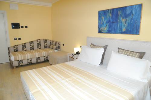 Imagen de la habitación del Hotel Chiaraluna. Foto 14