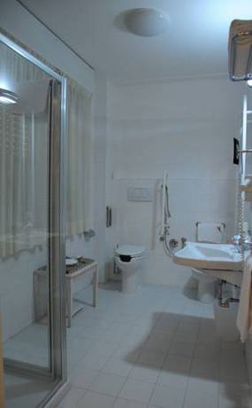 Imagen de la habitación del Hotel Chiaraluna. Foto 15