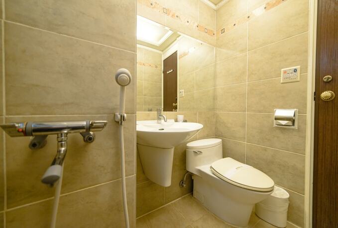 Imagen de la habitación del Hotel Chiayi King. Foto 13