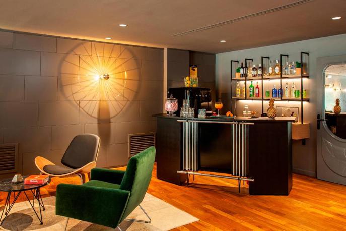 Imagen del bar/restaurante del Hotel Chic and Basic Velvet. Foto 3