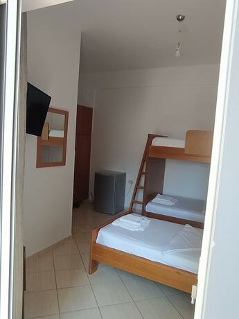 Imagen de la habitación del Hotel Chicago, Gjasht&euml;. Foto 18