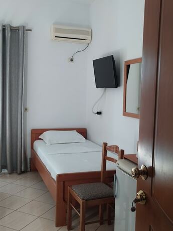 Imagen de la habitación del Hotel Chicago, Gjasht&euml;. Foto 19