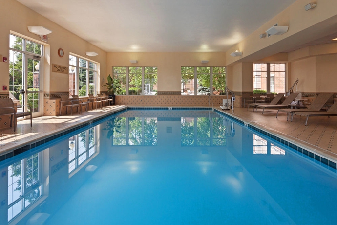 Imagen de la piscina del Hotel Chicago Marriott Midway. Foto 10