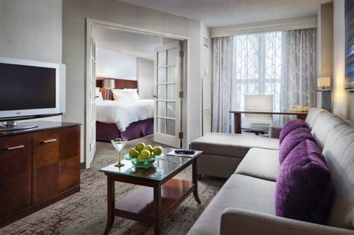 Imagen de la habitación del Hotel Chicago Marriott Suites Deerfield. Foto 4