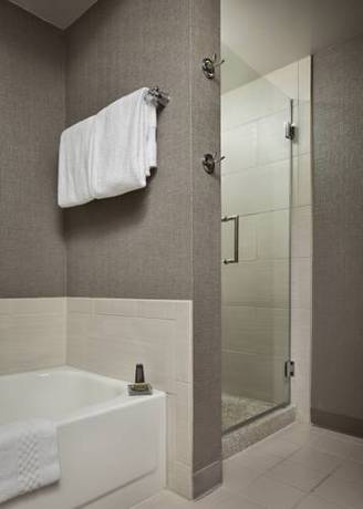 Imagen de la habitación del Hotel Chicago Marriott Suites Deerfield. Foto 9