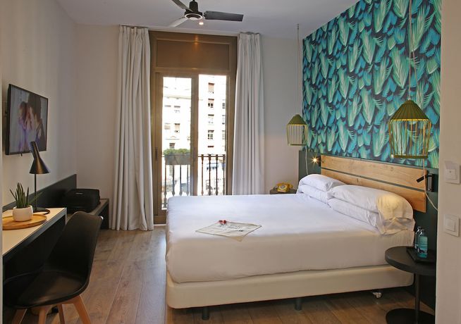 Imagen de la habitación del Hotel Chicandbasic Lemon Barcelona. Foto 5