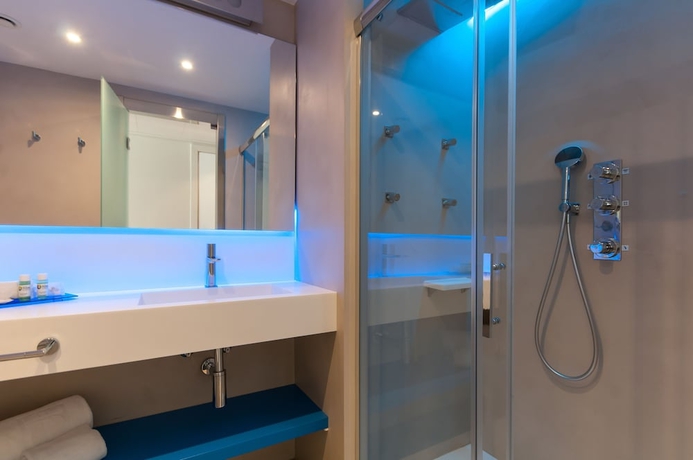 Imagen de la habitación del Hotel Chicandbasic Reding. Foto 11