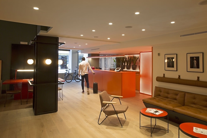 Imagen de los interiores del Hotel Chicandbasic Reding. Foto 18
