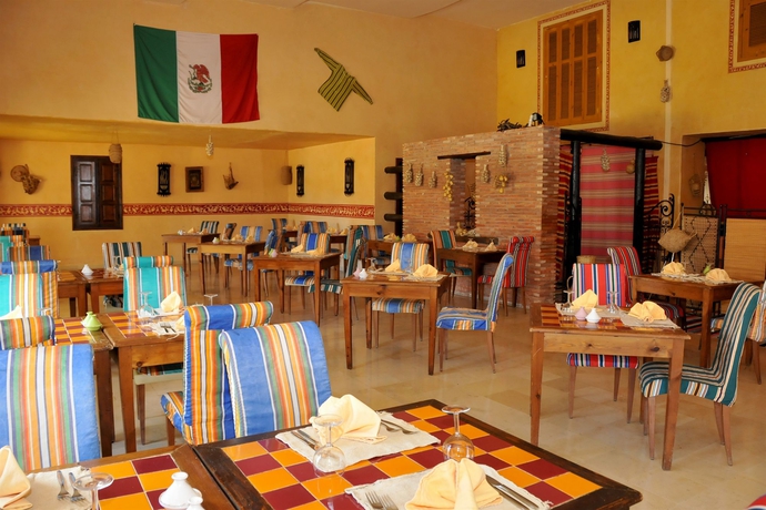 Imagen del bar/restaurante del Hotel Chich Khan. Foto 6