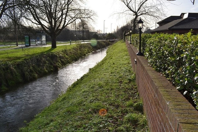 Imagen de los exteriores del Hotel Chichester Park. Foto 7