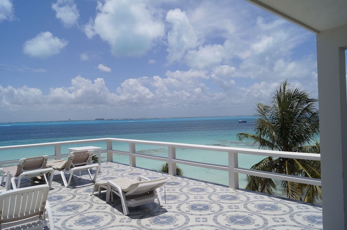 Imagen de la habitación del Hotel Chichis and Charlies Beachfront. Foto 6