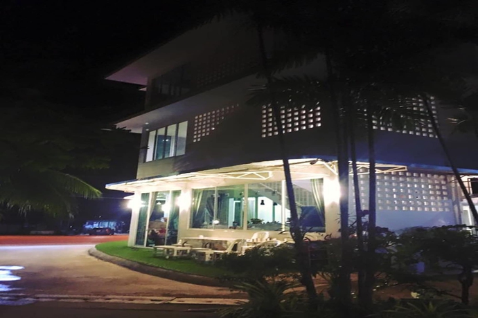 Imagen de los exteriores del Hotel Chicken House. Foto 10