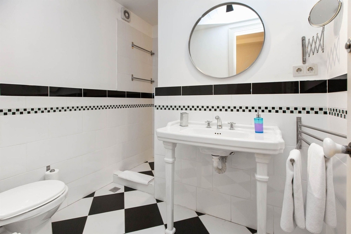 Imagen de la habitación del Hotel Chiconomy Suites. Foto 4