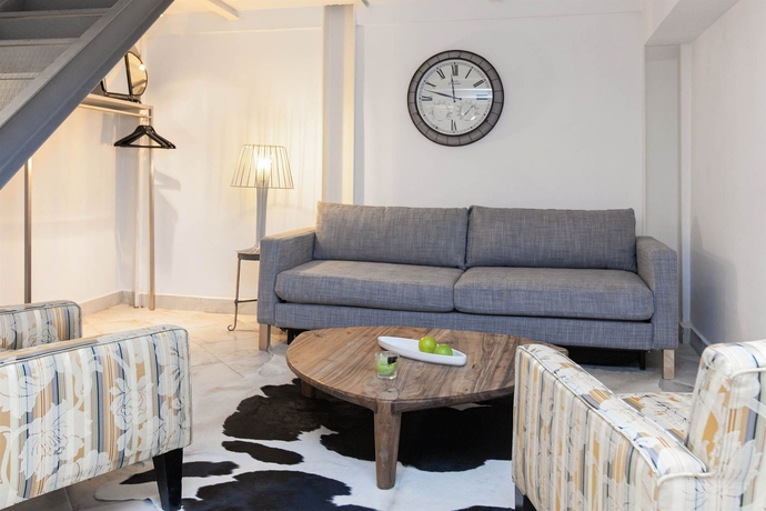 Imagen de los interiores del Hotel Chiconomy Suites. Foto 12