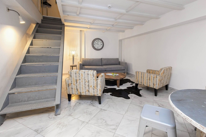 Imagen de los interiores del Hotel Chiconomy Suites. Foto 16