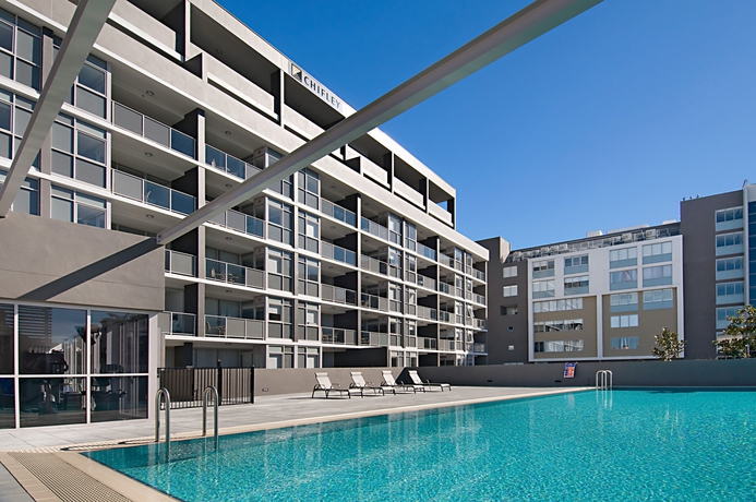 Imagen de la piscina del Hotel Chifley Apartments. Foto 16