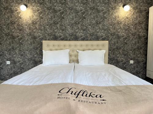 Imagen de la habitación del Hotel Chiflika Family. Foto 19