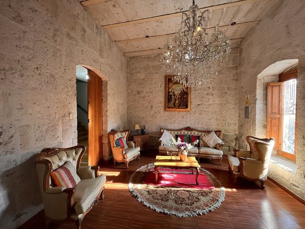 Imagen de la habitación del Hotel Chikanes. Foto 6