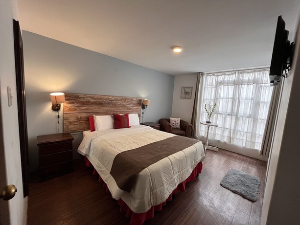 Imagen de la habitación del Hotel Chikanes. Foto 7