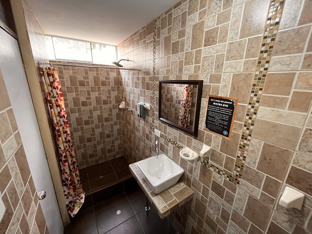 Imagen de la habitación del Hotel Chikanes. Foto 9