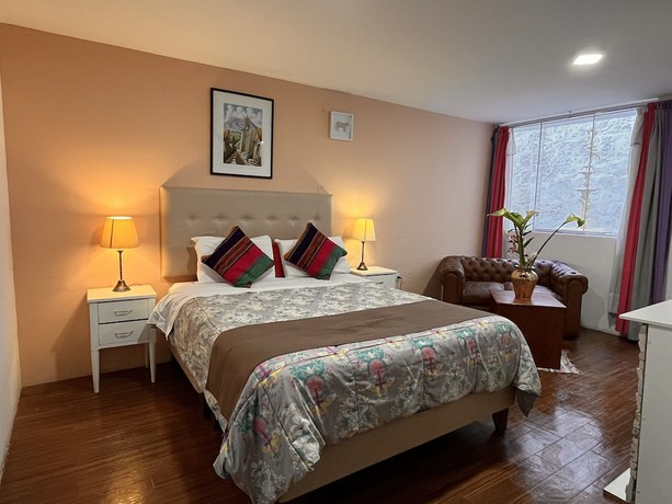 Imagen de la habitación del Hotel Chikanes. Foto 15