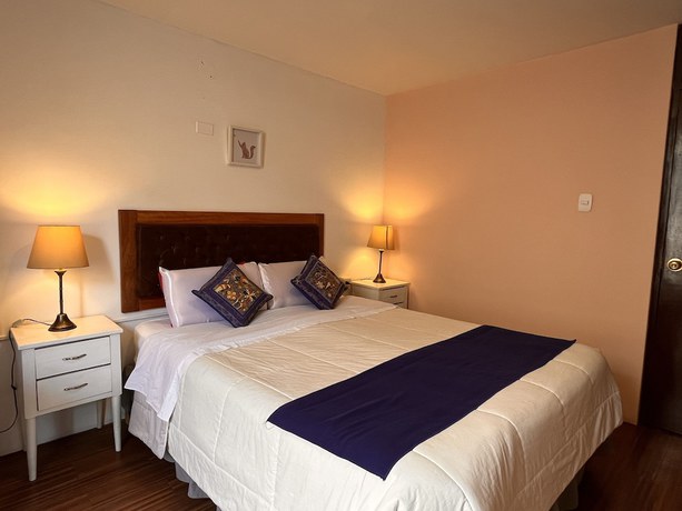 Imagen de la habitación del Hotel Chikanes. Foto 18