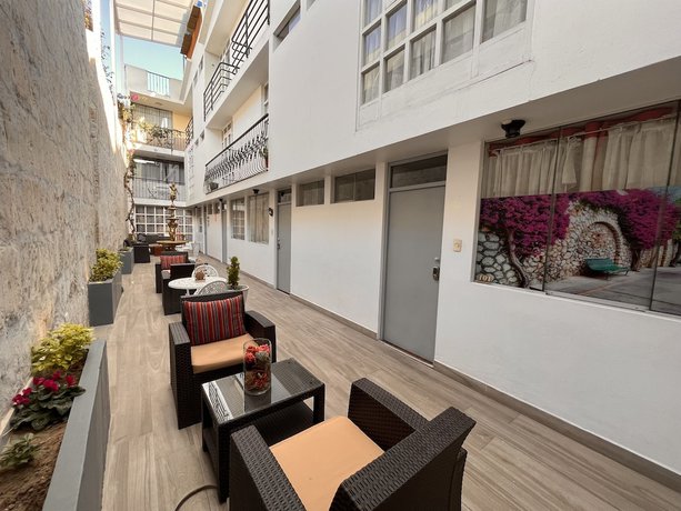 Imagen de la habitación del Hotel Chikanes. Foto 19