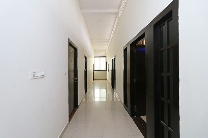 Imagen de los interiores del Hotel Chill Suites. Foto 18
