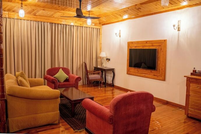 Imagen de la habitación del Hotel Chillaru Resort. Foto 17