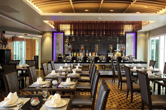 Imagen del bar/restaurante del Hotel Chillax Resort. Foto 2