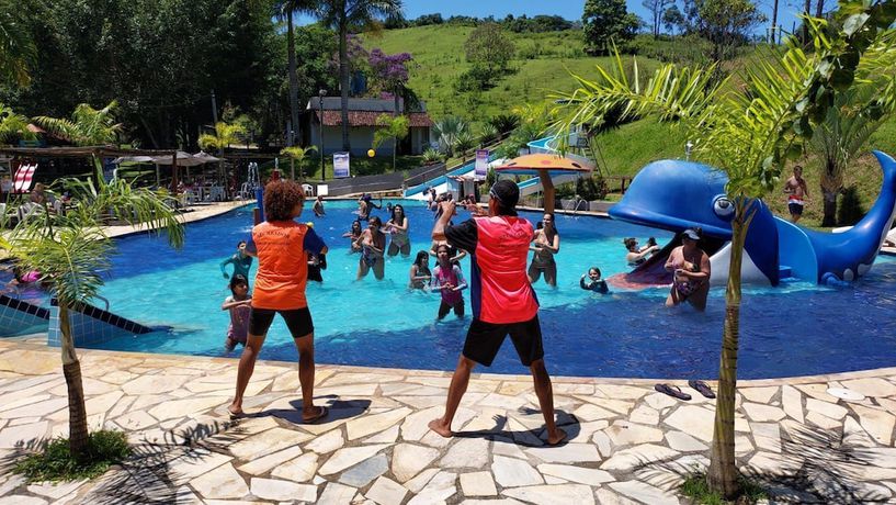 Imagen de la piscina del Hotel Chiminelli Fazenda e Eventos. Foto 17