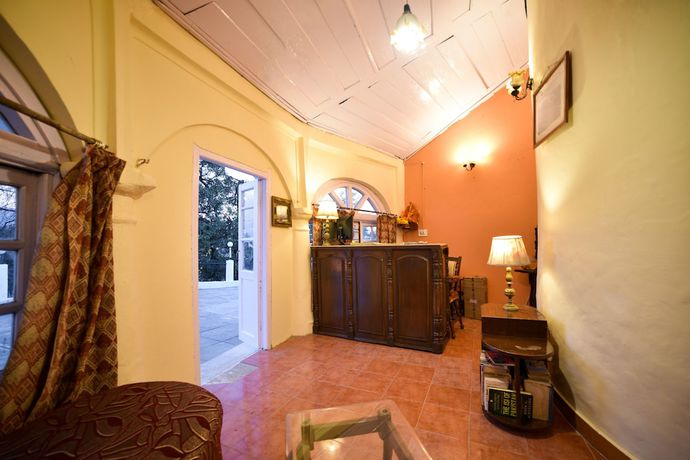 Imagen de los interiores del Hotel Chimney House By Opensky, Mussoorie. Foto 20