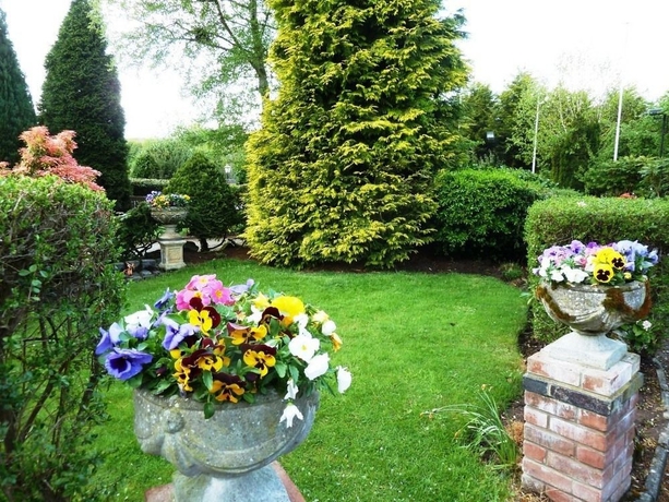 Imagen de los exteriores del Hotel Chimney House. Foto 11