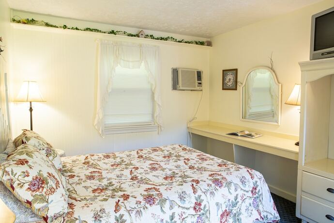 Imagen de la habitación del Hotel Chimney Rock Inn. Foto 17