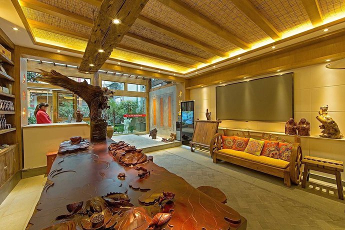 Imagen de los interiores del Hotel China Old Story Inns Dali Ancient Town. Foto 17