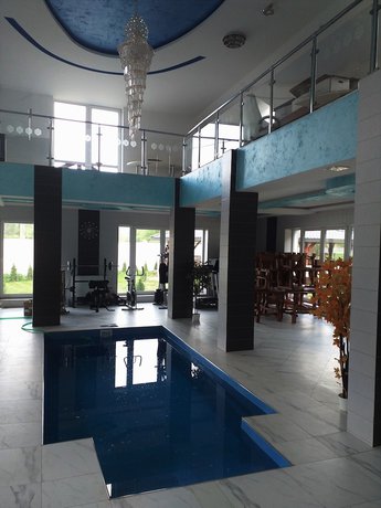 Imagen de la piscina del Hotel Chio. Foto 19