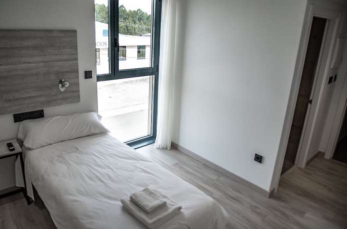 Imagen de la habitación del Hotel Chips Fene. Foto 13