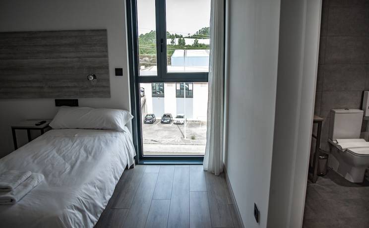 Imagen de la habitación del Hotel Chips Fene. Foto 17